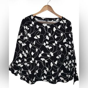 Ann Taylor Black & White Floral Print Top Bell Sleeves & Ties
